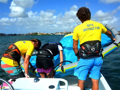 kitesurf on curacao|Kitesurfing in Willemstad (Curaçao) .